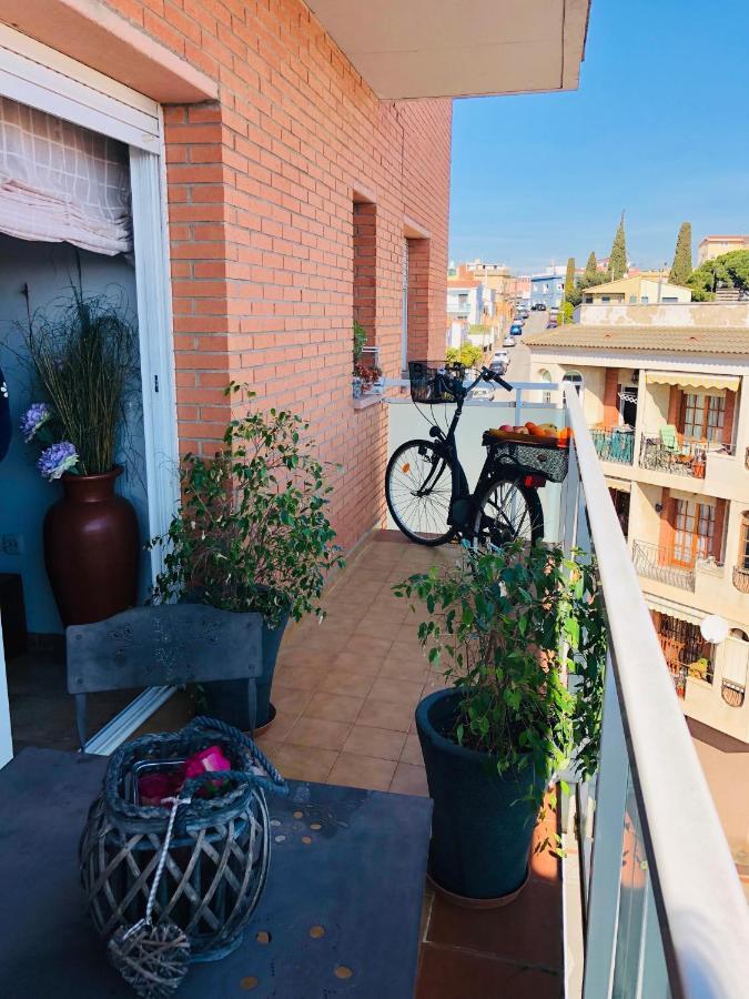 Apartamento Con Terraza Y Piscina En Malgrat De Mar Exterior photo